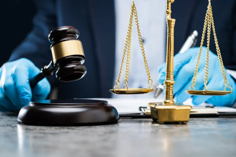 كوفيد-19 والقانون: تحولات قانونية غير مسبوقة في الإمارات بفعل الجائحة