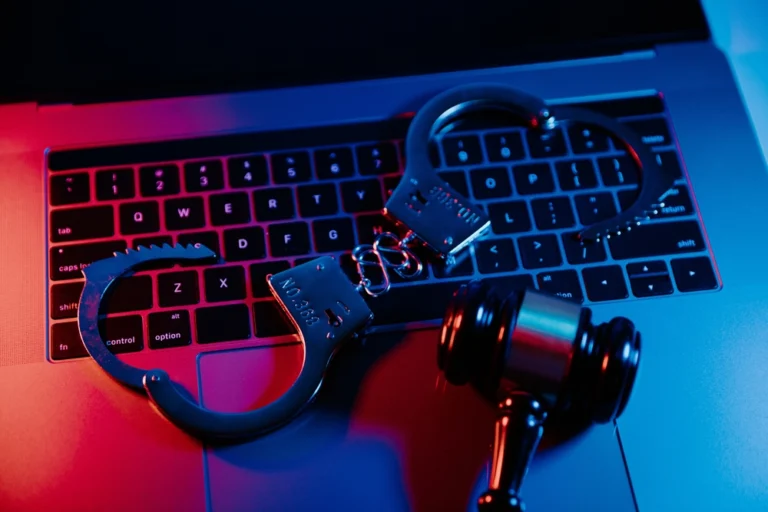 القوانين الجديدة حول الجرائم الإلكترونية في الإمارات